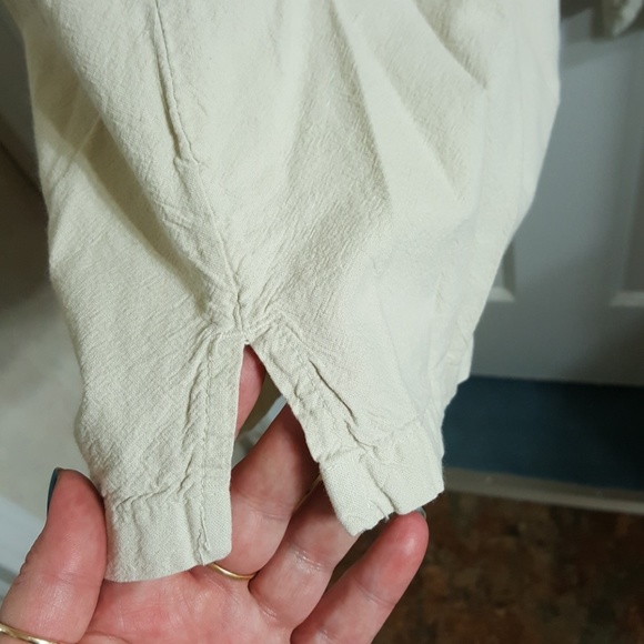 Cream colored capris - Picture 4 of 8